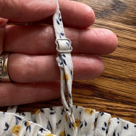 NWT Ditsy Floral Smocked Top - Small - Picture 4 of 8